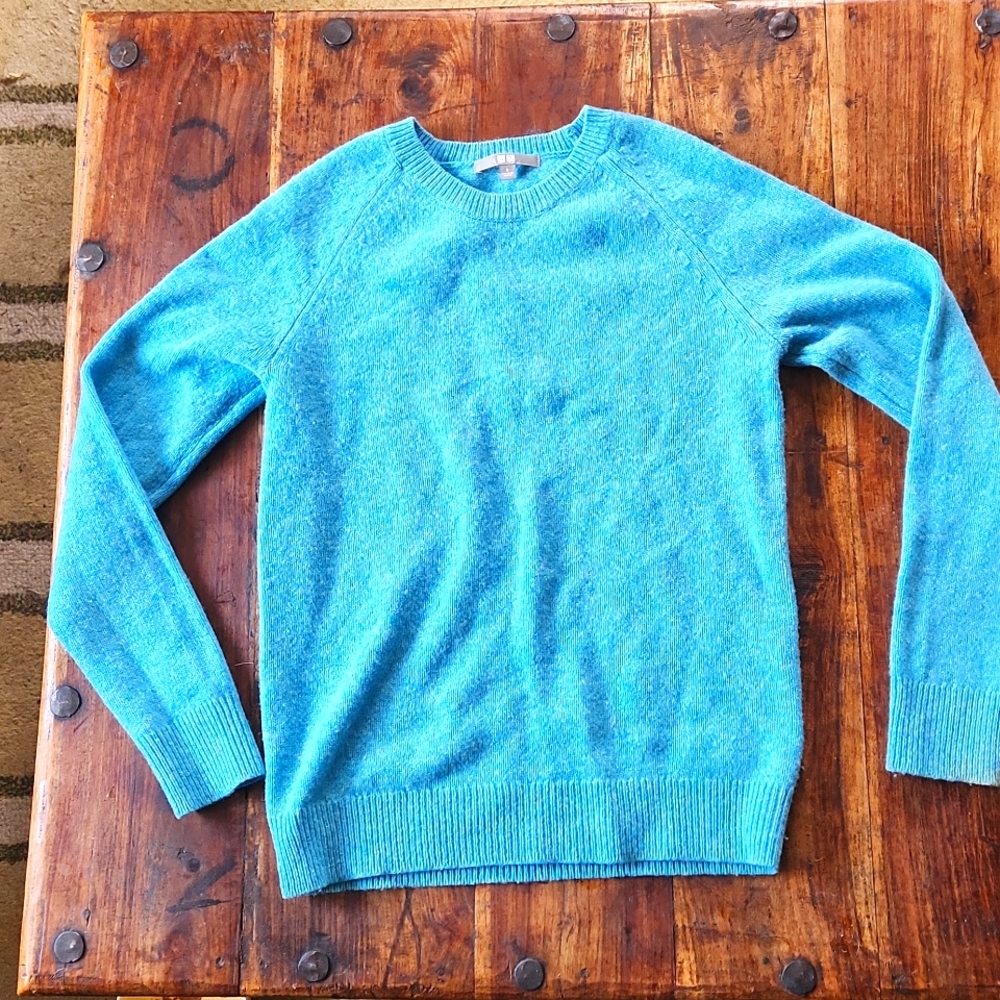 Uniqlo Pullover Sweater - image 1